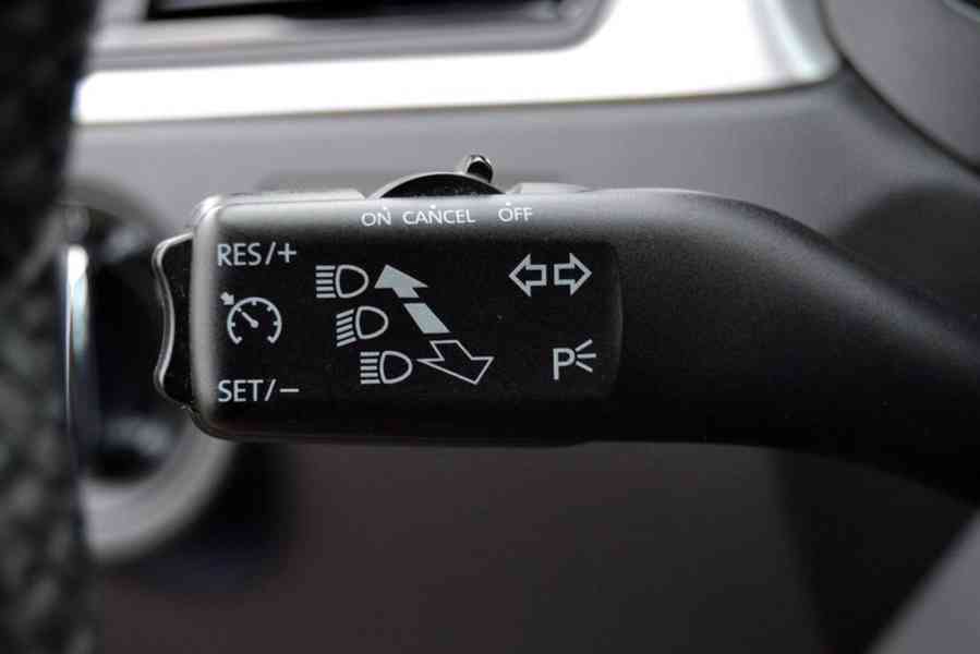 Škoda Rapid 1.6 TDI 77kW Ambition Spaceback - foto 7