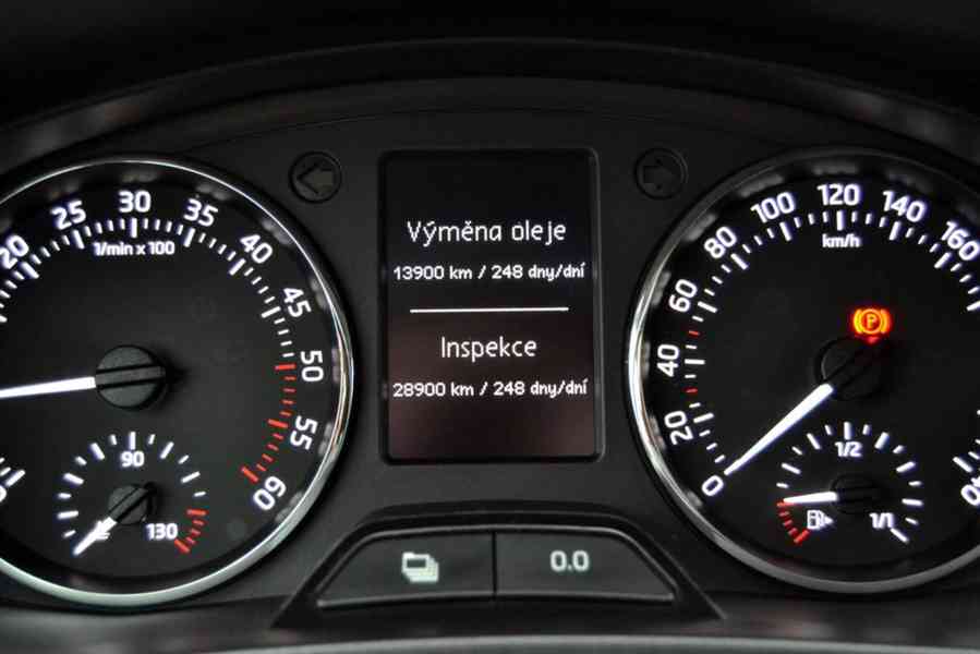 Škoda Rapid 1.6 TDI 77kW Ambition Spaceback - foto 8