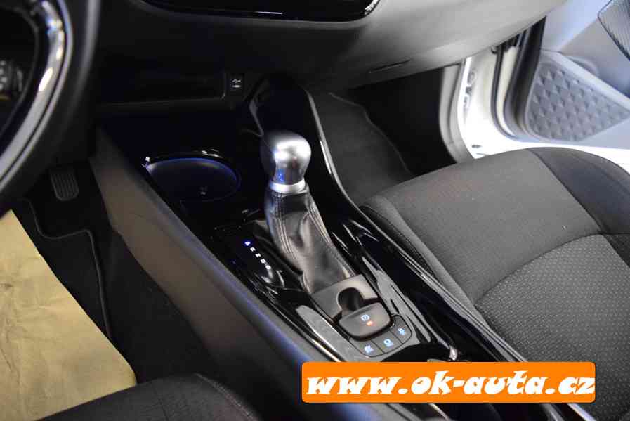 Toyota C-HR 1.8 HYBRIDE EXECUTIVE 2019-DPH - foto 18