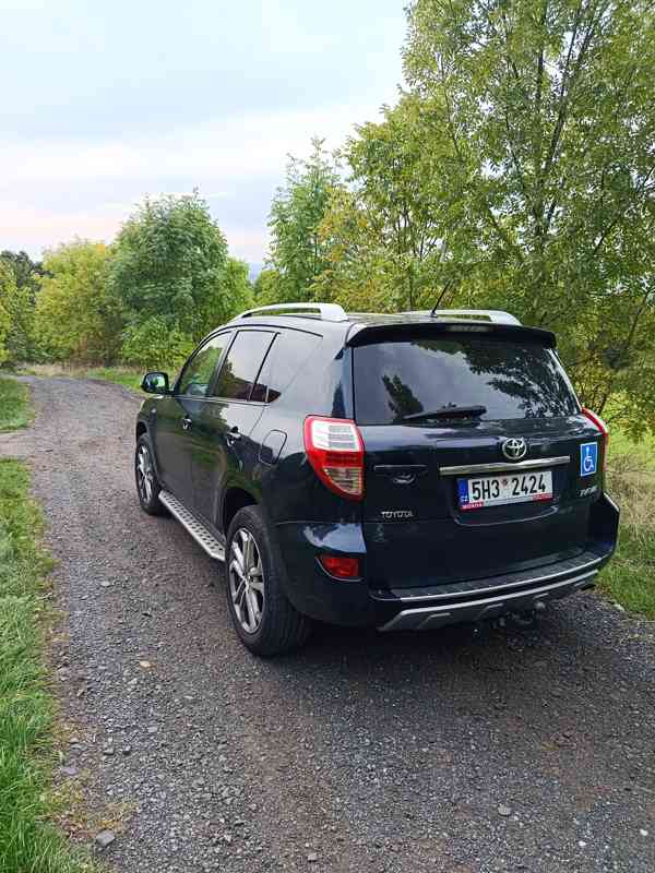 Toyota rav4 - foto 2
