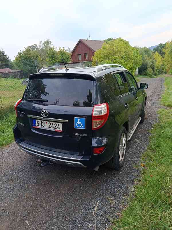 Toyota rav4 - foto 1