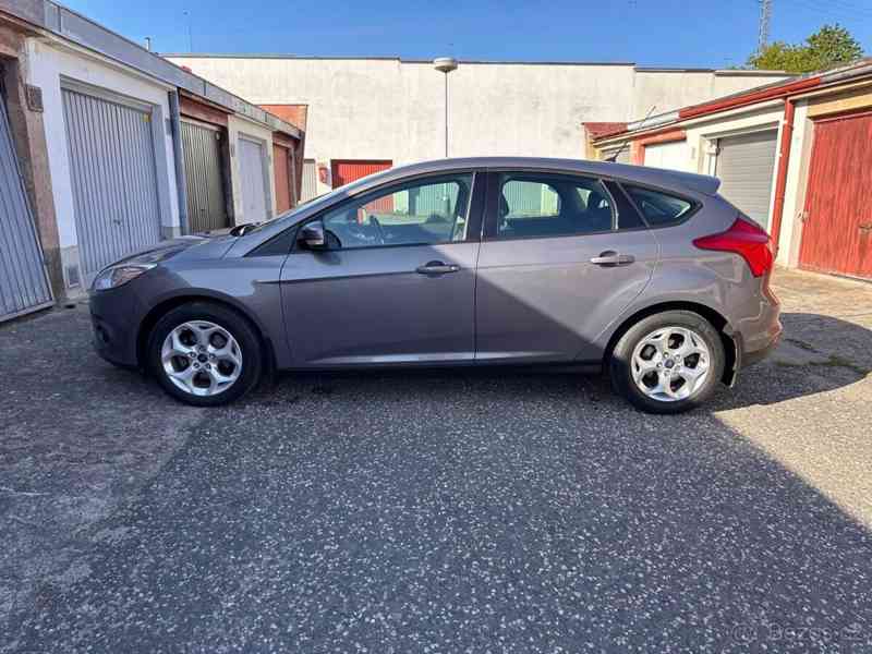 Ford Focus 1,6 16V 77 kw - benzín - foto 13