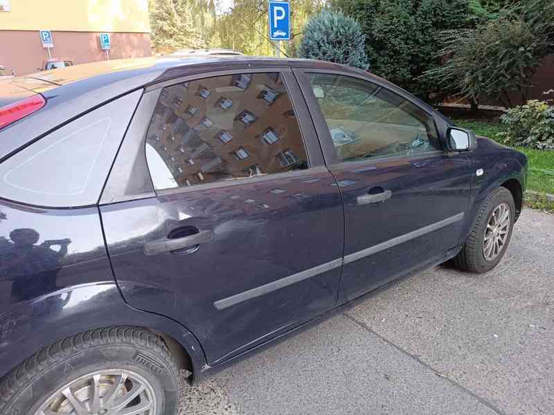 Ford Focus 1.6 - foto 2