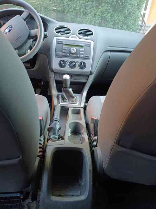 Ford Focus 1.6 - foto 8