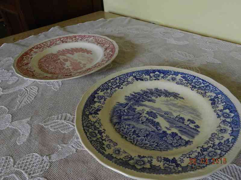 2 krásné dekorační talíře - Swinnerstons England - foto 2