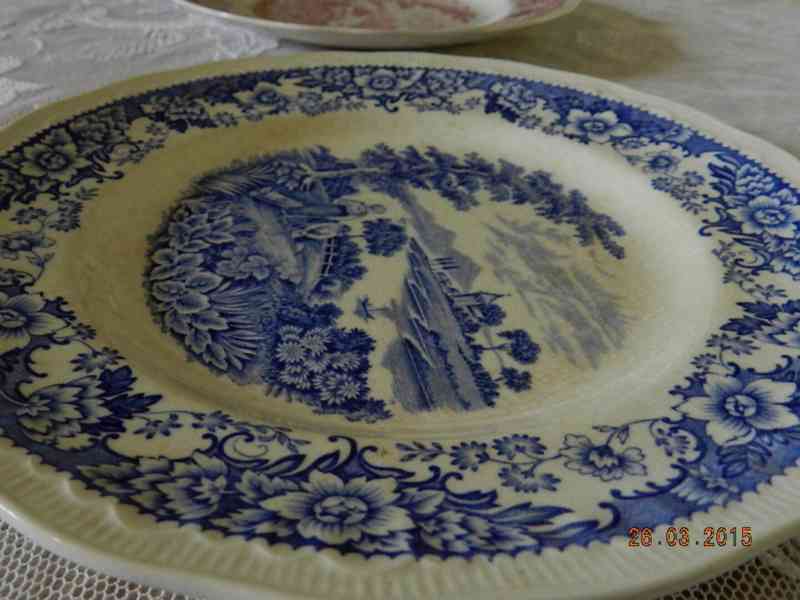 2 krásné dekorační talíře - Swinnerstons England - foto 4