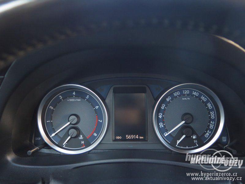Toyota Auris 1.6, benzín, rok 2015 - foto 11