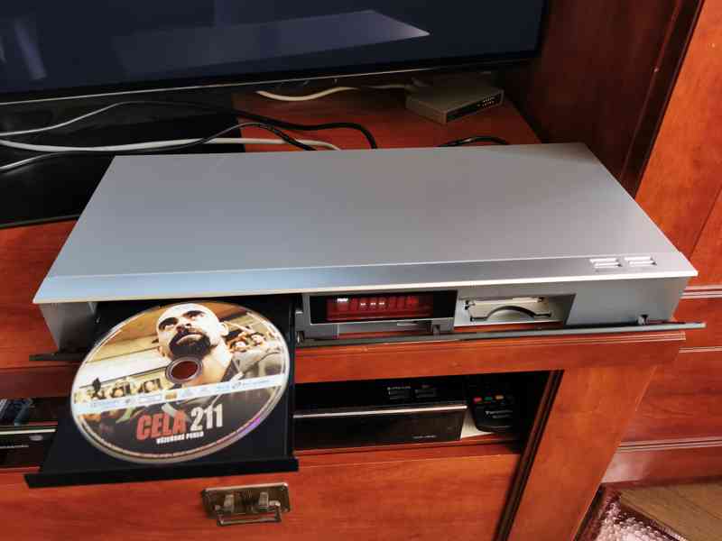 Blu-ray rekordér/přehravač Panasonic DMR-BST765EG+Skylink - foto 2