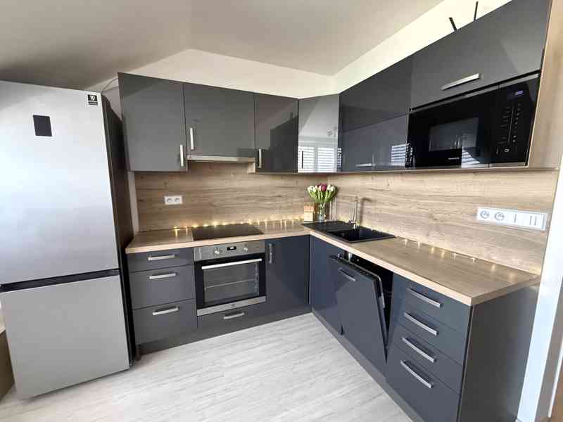 NABÍDKA PRONÁJMU  LUXUSNÍ NOVOSTAVBY BYTU 2+KK  V BRNĚ - foto 3