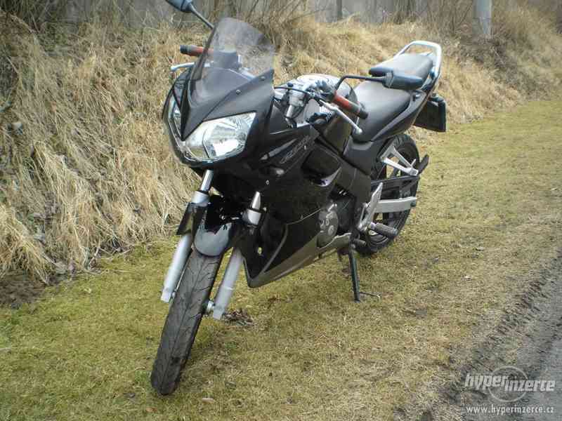 Honda CBR 125R - foto 2