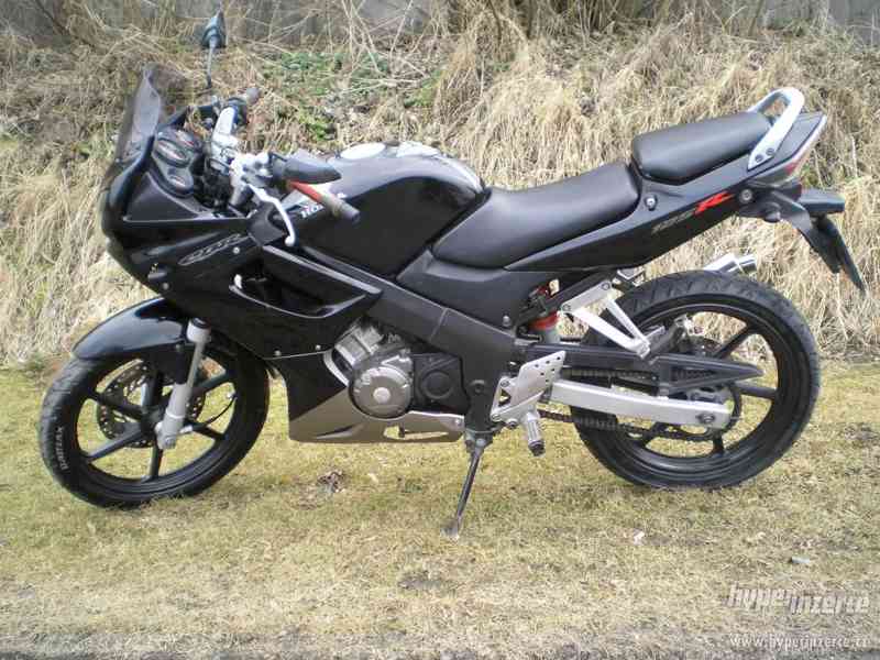 Honda CBR 125R - foto 3