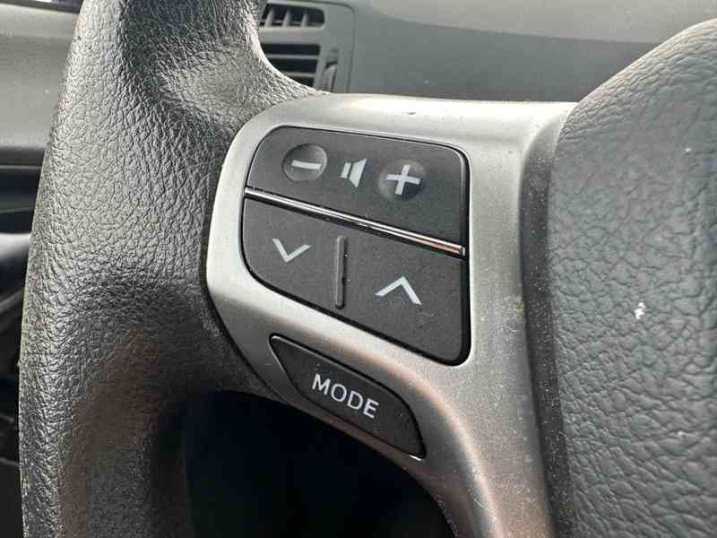 Toyota Verso 1,6i benzín 97kw - foto 10