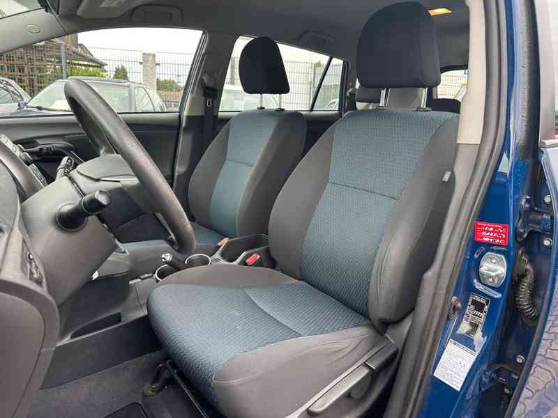 Toyota Verso 1,6i benzín 97kw - foto 4