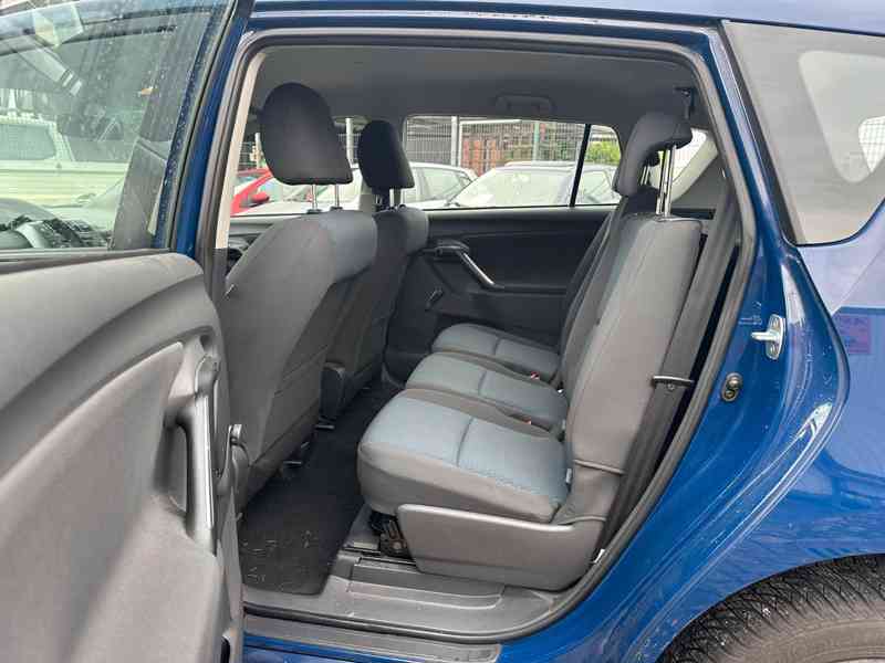 Toyota Verso 1,6i benzín 97kw - foto 12