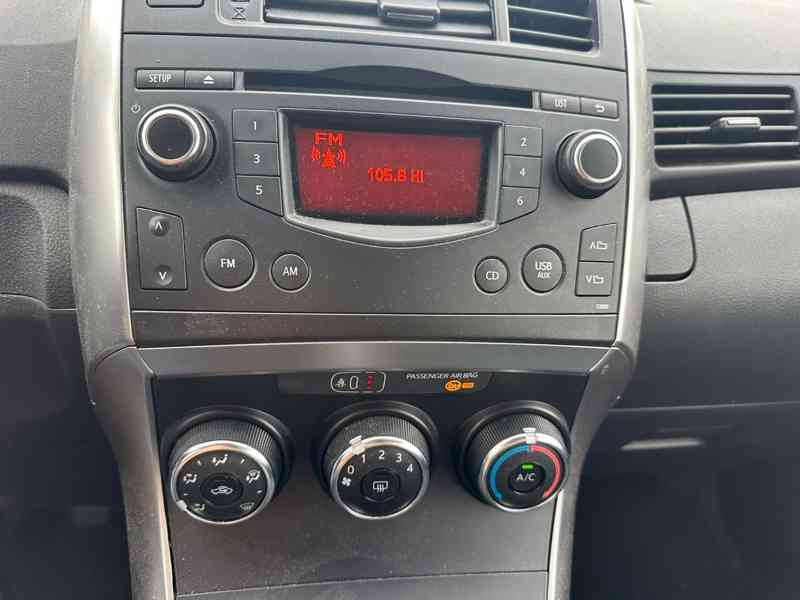 Toyota Verso 1,6i benzín 97kw - foto 11