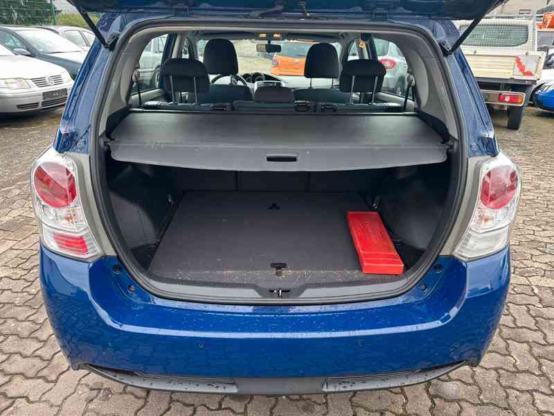 Toyota Verso 1,6i benzín 97kw - foto 6
