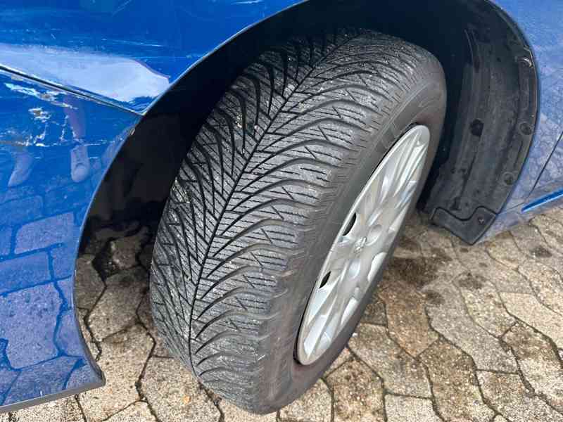 Toyota Verso 1,6i benzín 97kw - foto 14