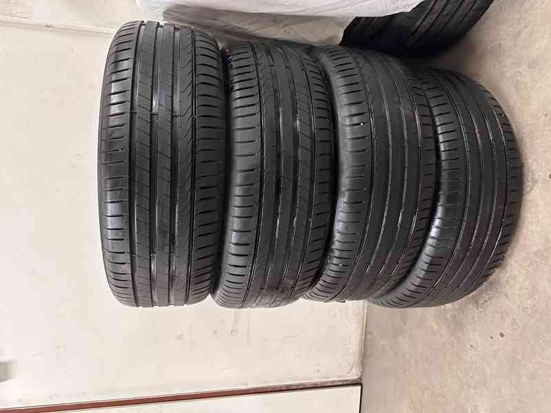 Použité pneu Pirelli R18 235/55 - letní - foto 1