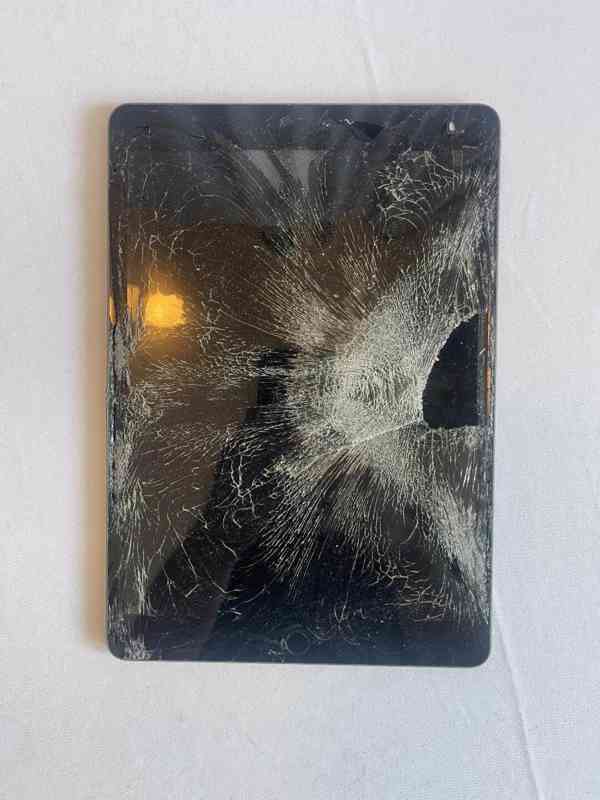 Apple iPad A2607 – rozbitý displej, „iPad není k dispozic... - foto 3