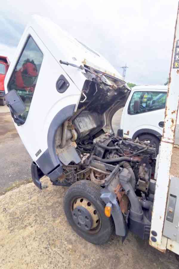 3.5t valník 4.9x2.14m tupláky klima EUR4 repas motor Nissan  - foto 5