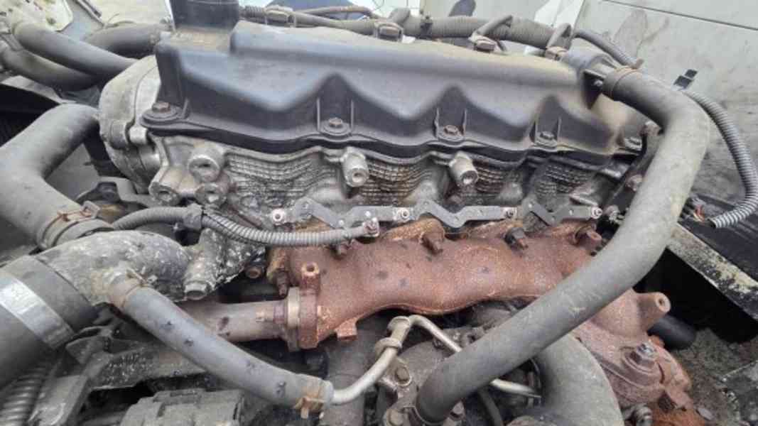 3.5t valník 4.9x2.14m tupláky klima EUR4 repas motor Nissan  - foto 6