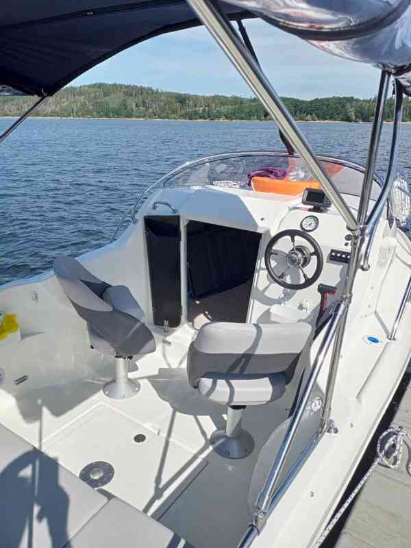 Kajutový člun - loď SLC 525, Yamaha 50 HP, přívěs - foto 3