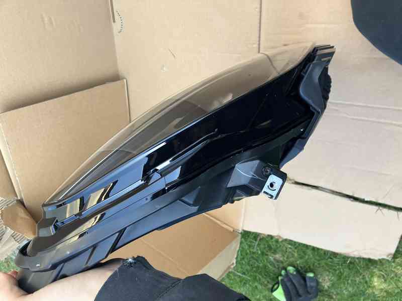 TESLA 3 Y 21- svetlo leve FULL LED prave svetla - foto 15
