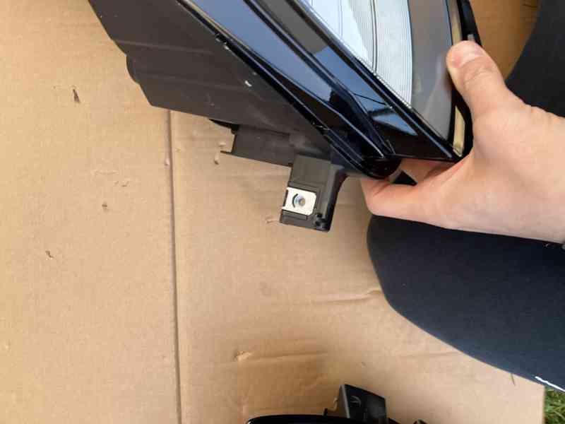 TESLA 3 Y 21- svetlo leve FULL LED prave svetla - foto 19