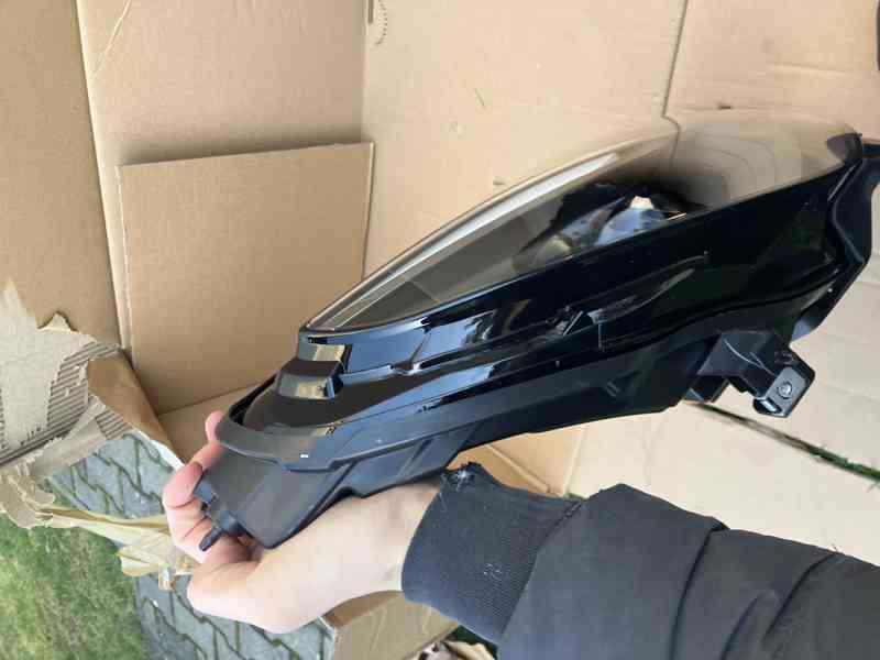 TESLA 3 Y 21- svetlo leve FULL LED prave svetla - foto 14