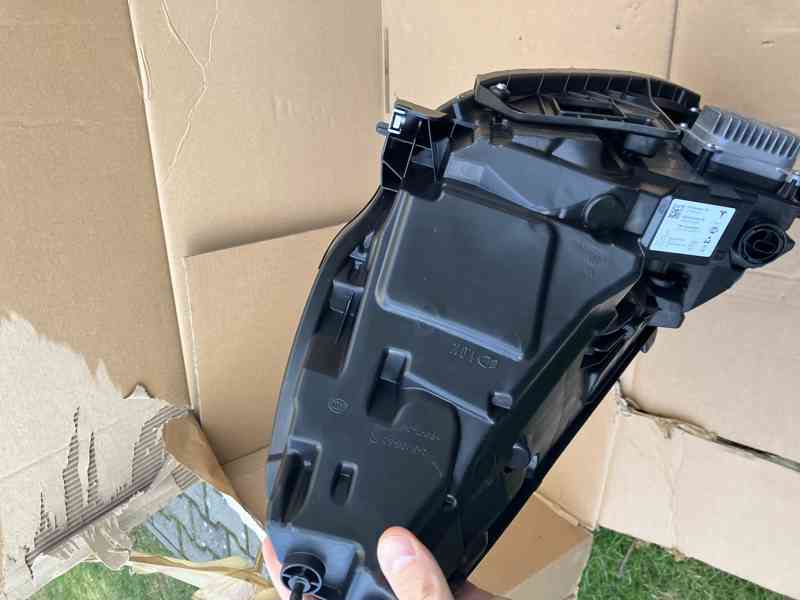 TESLA 3 Y 21- svetlo leve FULL LED prave svetla - foto 12