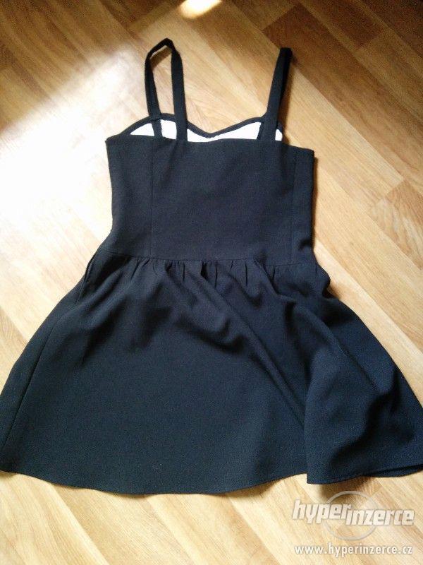 Černé šaty - foto 2