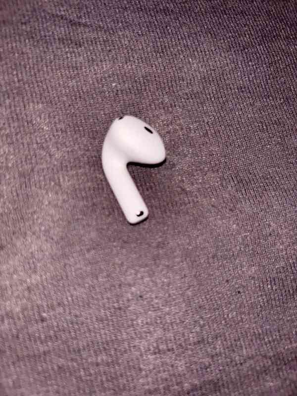 Airpods 4 (bez ANC) pouzdro+sluchátko L - foto 3