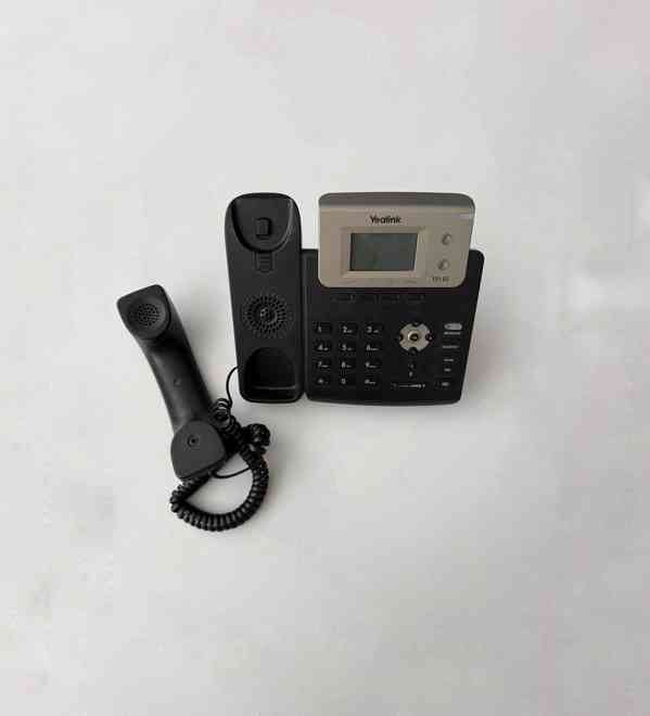 IP telefon Yealink T21 E2 - foto 1