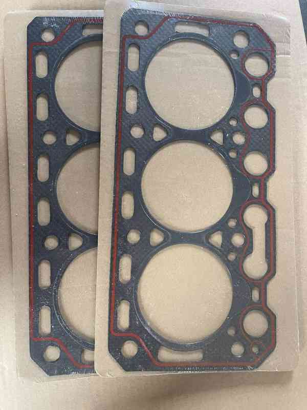 Starter k motoru Lambardini Belorus 320, 422, 622 a další ND - foto 8