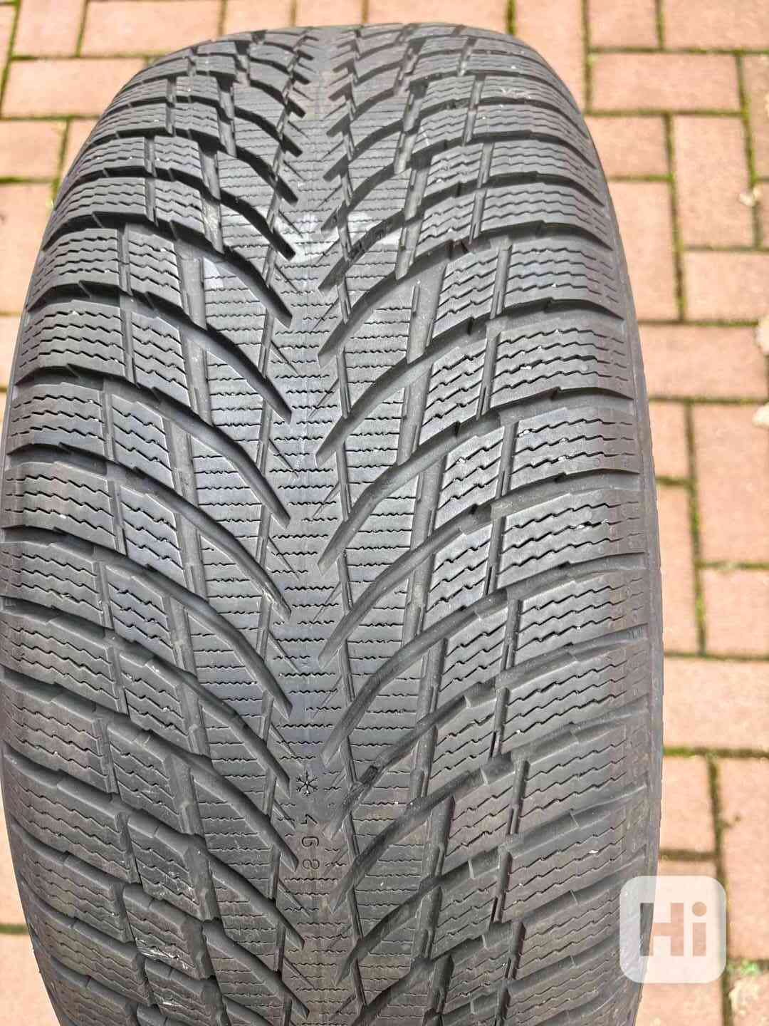 Zimní pneu Nokian Tyres WR Snowproof P 215/50 R 18  92 - foto 1