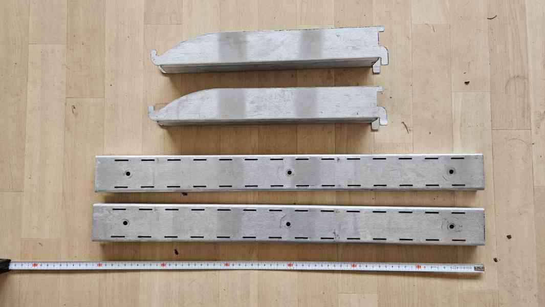 Nerezový stavitelný držák na polici, regál, Kralupy. - foto 4