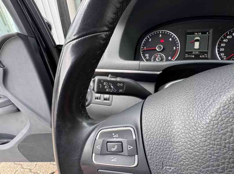 Volkswagen Touran 2,0TDI Highline DSG 130kw - foto 12