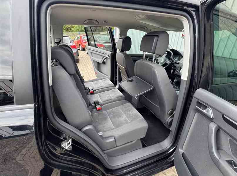 Volkswagen Touran 2,0TDI Highline DSG 130kw - foto 14