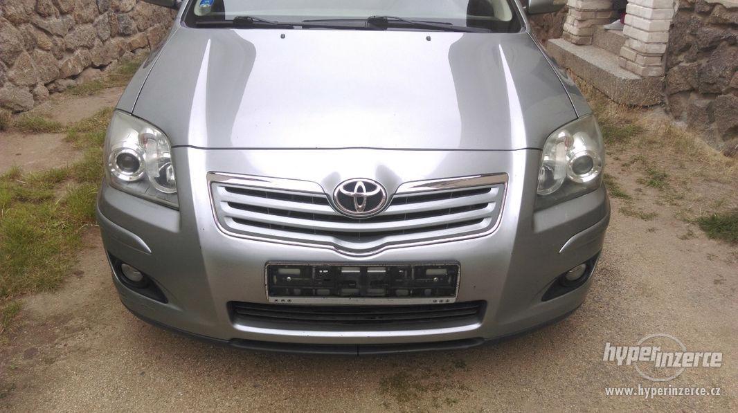 Toyota Avensis T25 liftback 2.0 D-4D 93kW - foto 5