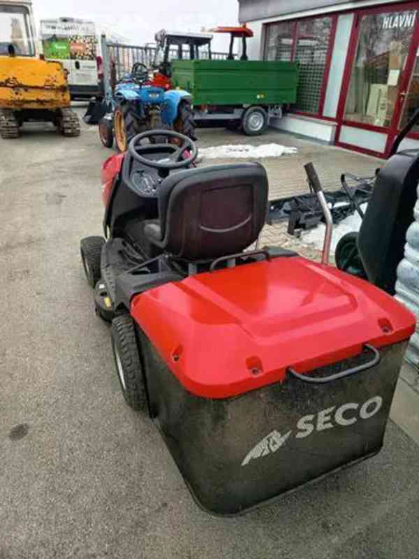 Zahradní traktor Challenge AJ jen 50mth jako nový !!! - foto 2