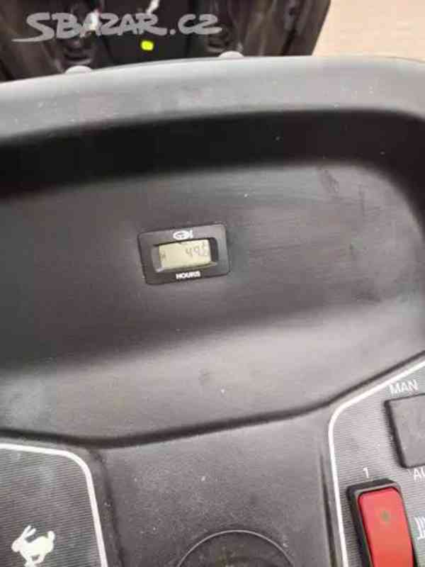 Zahradní traktor Challenge AJ jen 50mth jako nový !!! - foto 4