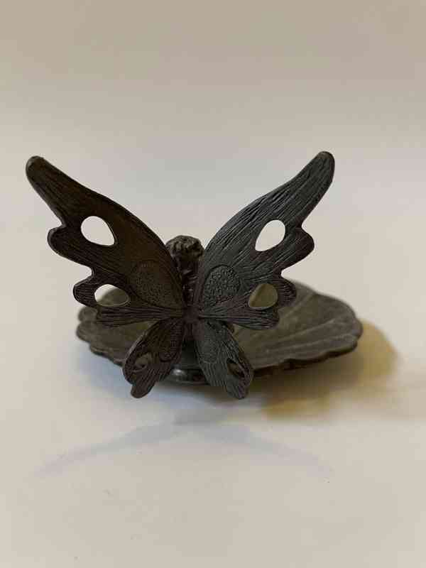 Motýlí dívka - kovová odkládací miska - foto 3