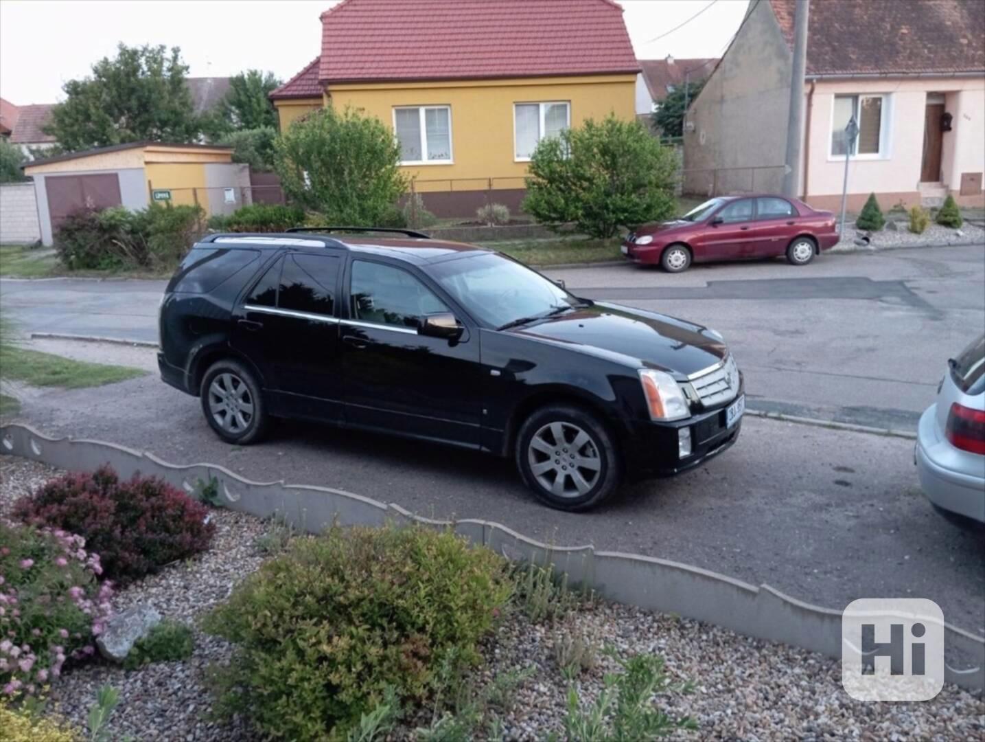 Cadillac SRX - foto 1