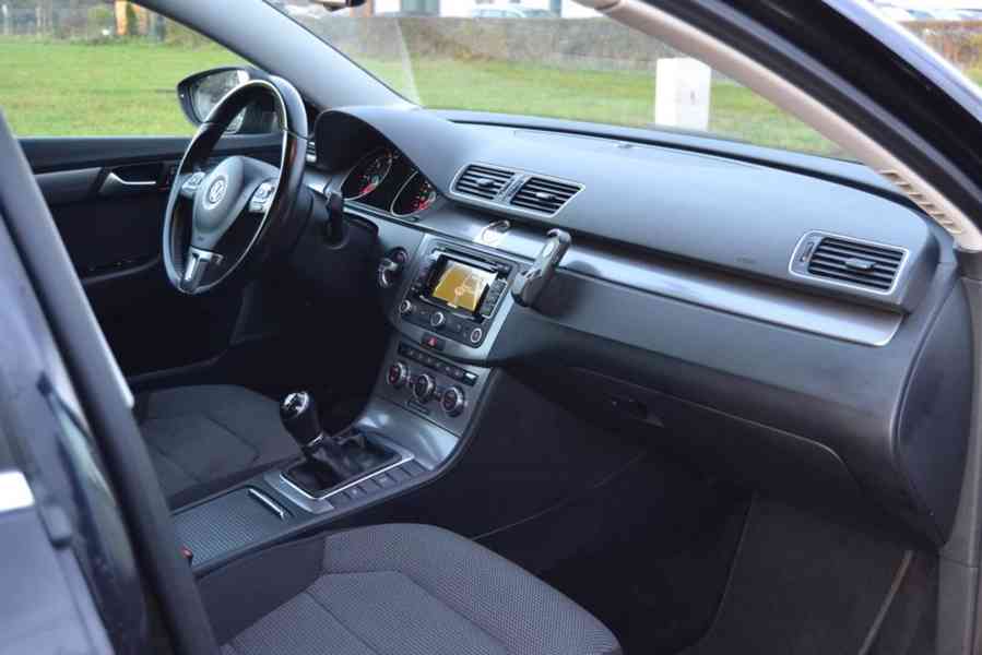 Volkswagen Passat 2.0 TDI 103kW Comfortline kombi - foto 13