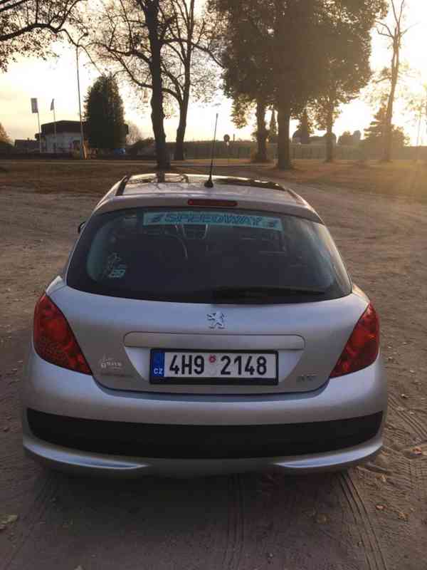 Peugeot 207 Panoramatická střecha - foto 10