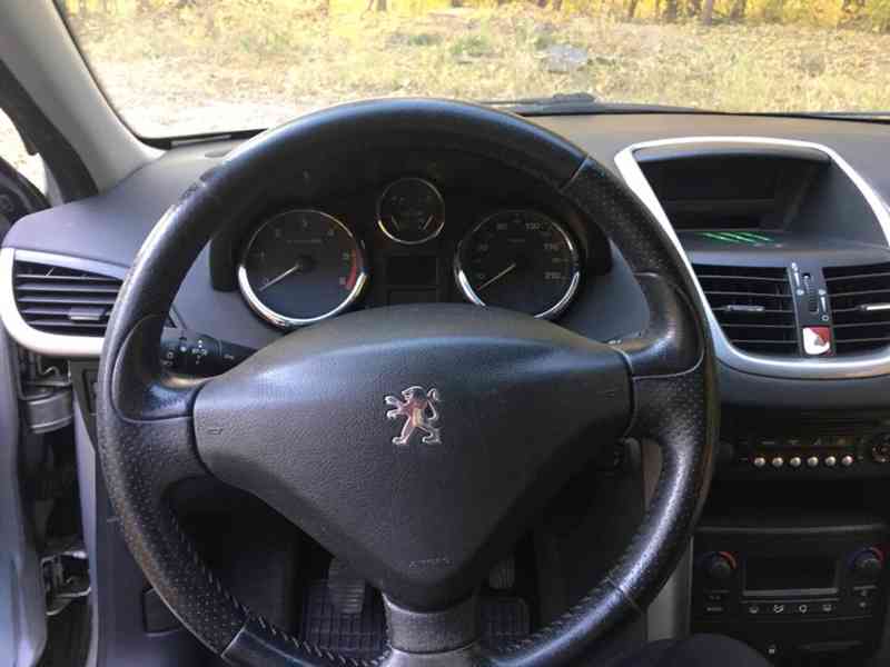 Peugeot 207 Panoramatická střecha - foto 18