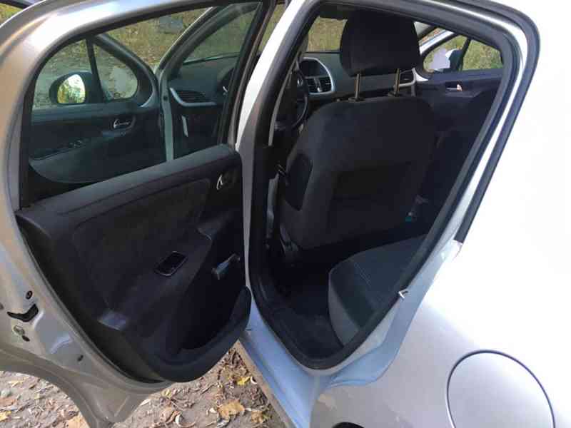Peugeot 207 Panoramatická střecha - foto 14
