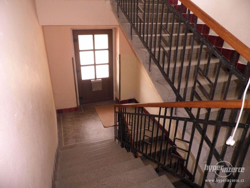 Prodej zděného bytu 4+1 (OV) 108 m2, zahrada a parkovací místo v Pelhřimově - foto 5