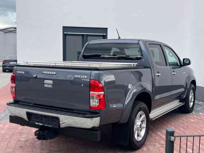 Toyota Hilux 3,0D4D Executive 4x4 126kw - foto 10