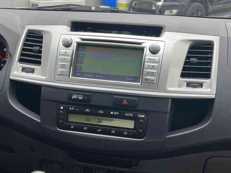 Toyota Hilux 3,0D4D Executive 4x4 126kw - foto 19